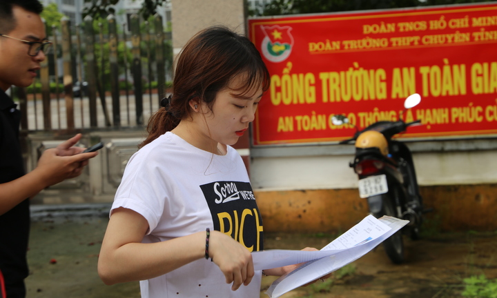 Ngủ quên, nữ sinh Hà Giang không được vào phòng thi