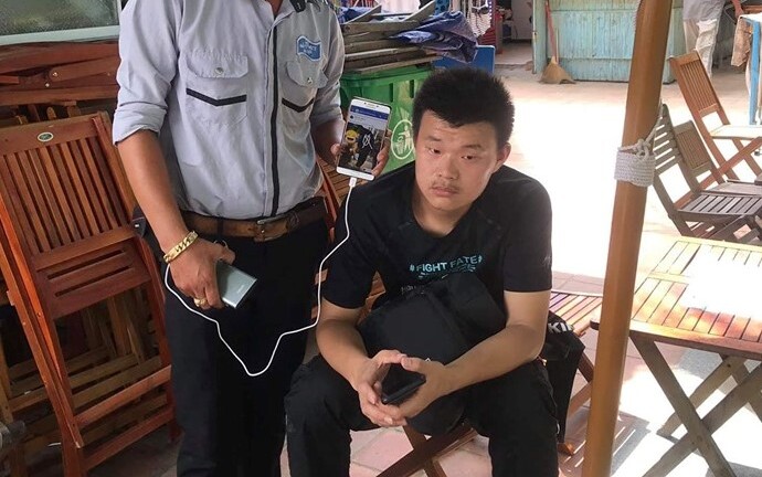 Đưa nam thanh niên Trung Quốc giả câm điếc bán hàng dạo ở Đà Nẵng về nước