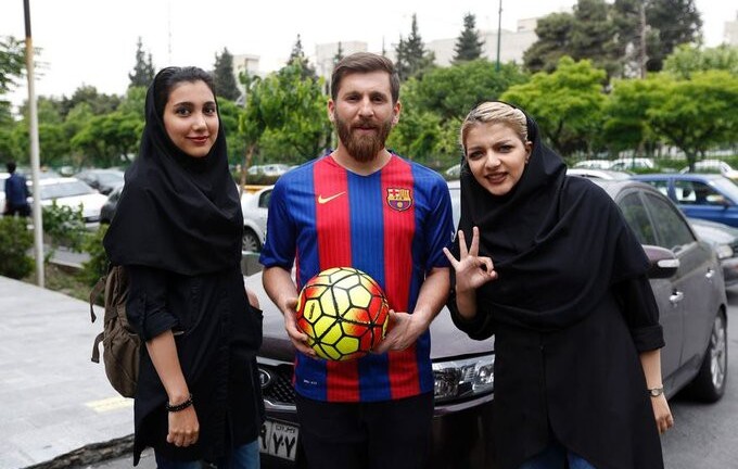 Lợi dụng vẻ ngoài giống Messi, thanh niên 'lừa tình' hàng chục cô gái trẻ