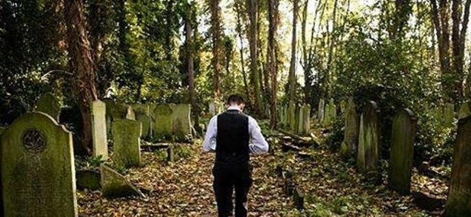 Mắc hội chứng 'xác chết biết đi', người đàn ông lang thang ở nghĩa địa suốt 9 năm