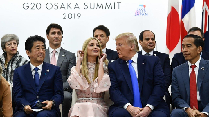 Thể hiện quá đà khi tháp tùng ông Trump tới châu Á, Ivanka có thể đang gây họa cho cha