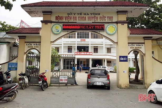 Trẻ sơ sinh thiệt mạng ở bệnh viện huyện: Bác sĩ và 2 nữ hộ sinh kéo đứt cổ bé rồi khâu lại