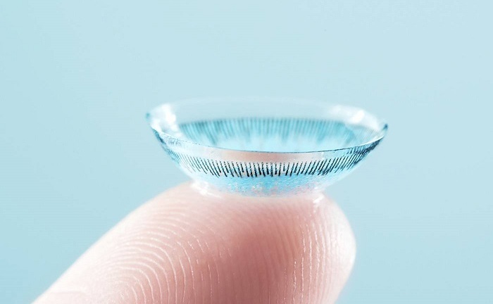 Tác dụng phụ nguy hiểm của kính áp tròng