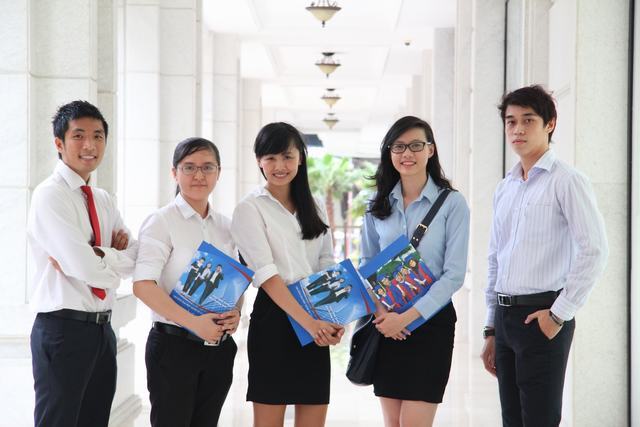 Đại học công lập nào được phép thu học phí cao?