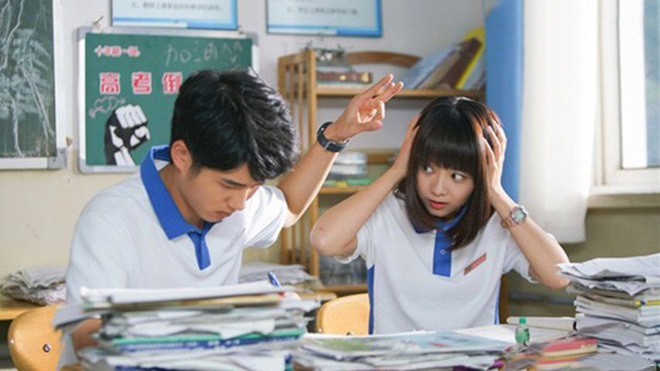 Bản cam kết 'không đội trời chung' của đôi bạn cùng bàn khiến dân mạng bồi hồi