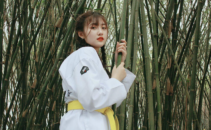 Ảnh: Nữ sinh Bưu chính Viễn thông xinh đẹp, giỏi võ đốn tim dân mạng