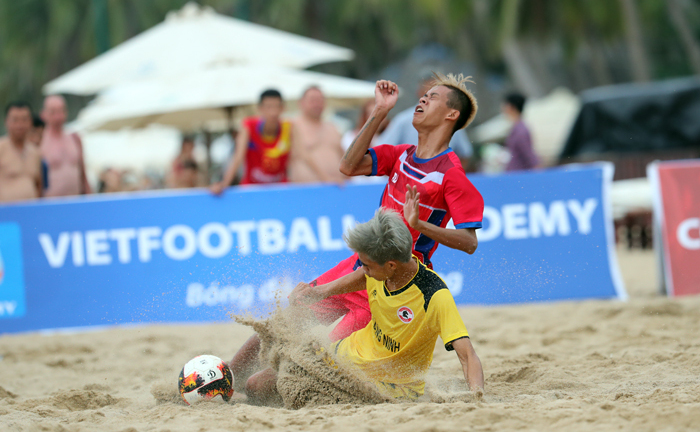 Giải bóng đá bãi biển VĐQG Cúp Vietfootball 2019: Nghẹt thở ngay vòng đầu