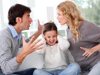 Những thói quen xấu của cha mẹ làm ảnh hưởng con cái