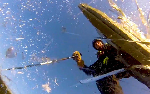 Video: Áp dụng Toán học để trượt trên băng mỏng 5 cm