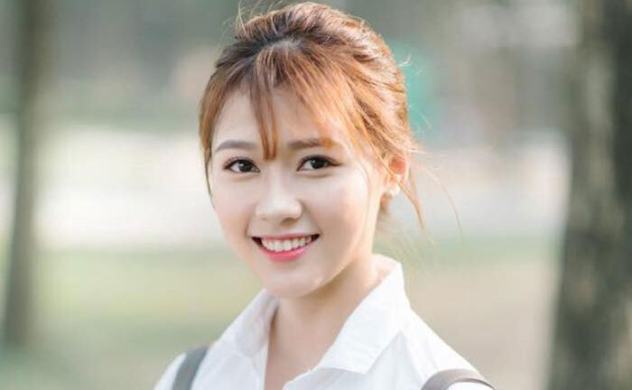 Ảnh: Vẻ đẹp trong veo của nữ sinh Xây dựng khiến dân mạng không thể rời mắt