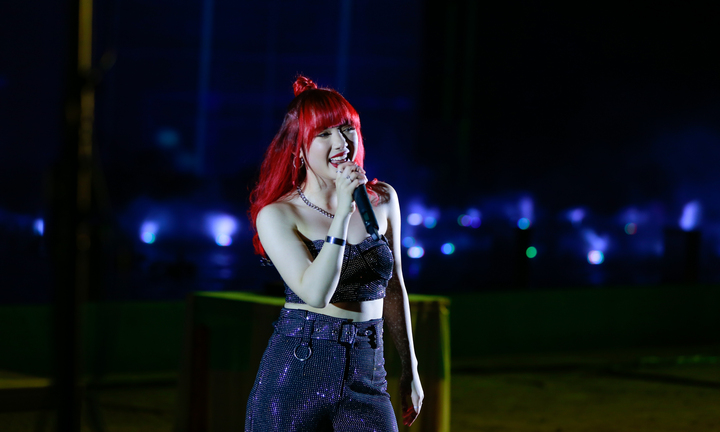 Jannine Weigel đón sinh nhật bất ngờ trên sân khấu SEA FESTIVAL