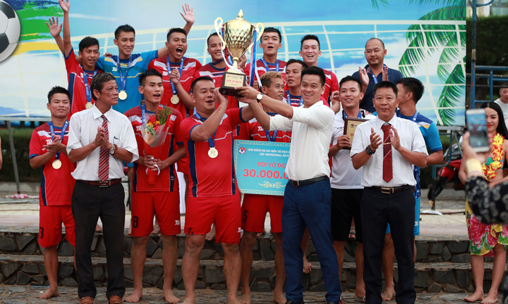 Khánh Hòa giành chức vô địch bóng đá bãi biển quốc gia 2019
