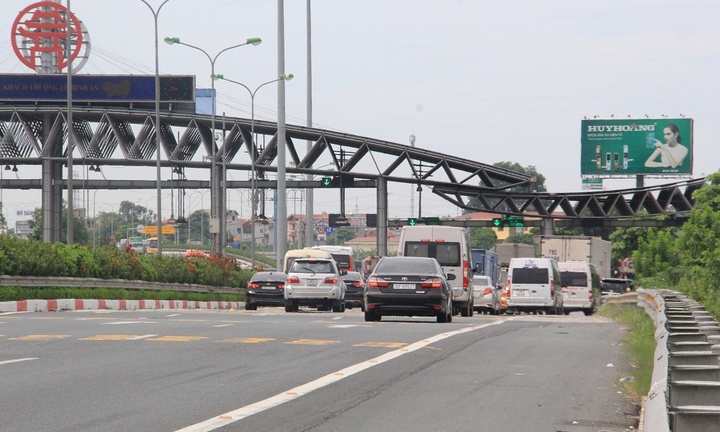 Hà Nội thúc tiến độ thu phí tự động không dừng