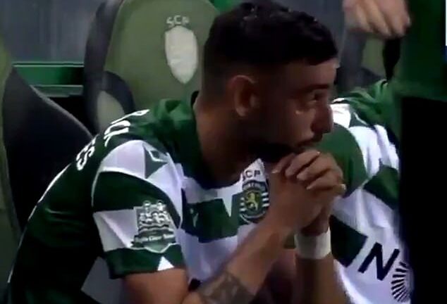 Bruno Fernandes bật khóc, lộ dấu hiệu sắp chuyển sang MU