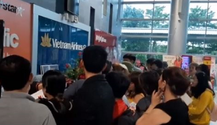 Hơn 100 hành khách vật vã chờ máy bay: Jetstar Pacific nói gì?