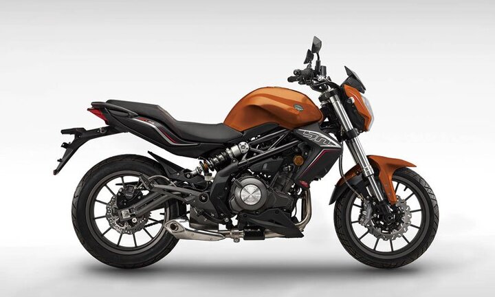 Chi tiết naked bike 300cc, giá 108 triệu ở Việt Nam