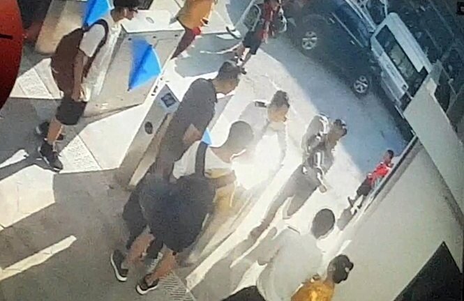 Học sinh lớp 1 bị bỏ quên trên xe ô tô chết thương tâm: Camera 'tố cáo' trường Gateway không trung thực