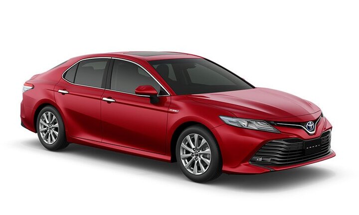 Giá xe Toyota Camry tại Việt Nam chênh lệch bao nhiêu so với Thái Lan?