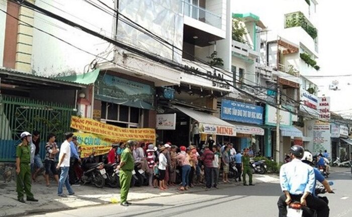 Dự án gây sạt lở khiến 4 người chết ở Nha Trang: Nhiều người vây trụ sở công ty đòi bồi thường