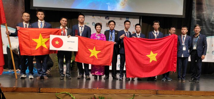 Nam sinh Ams đạt điểm cao nhất thi Olympic Quốc tế Thiên văn học và Vật lý thiên văn 2019