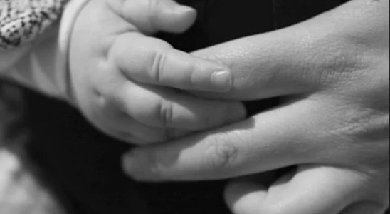 Bé 2 tháng tuổi thiệt mạng do ngộ độc rượu sau bú sữa mẹ