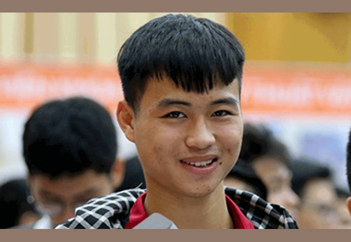 Thủ khoa ‘đạp xe giao trứng vịt’ nhập học Đại học Bách khoa Hà Nội