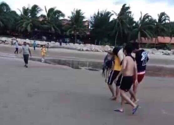 Tìm thấy 2 thi thể du khách cuối cùng bị sóng biển cuốn trôi ở Bình Thuận