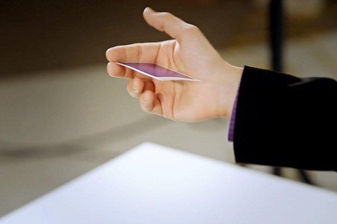 Video: Cậu bé 11 tuổi phi lá bài chém đứt hoa quả