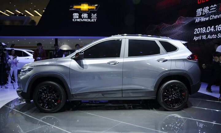SUV giá hơn 300 triệu đồng, cạnh tranh Hyundai Kona