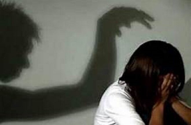 Bắt gã bảo vệ dâm ô bé gái trong quán cà phê rồi lén quay clip ở TP.HCM