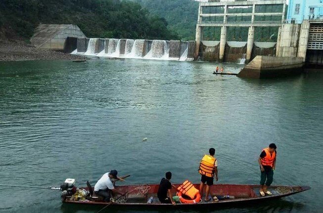 Nhà máy thủy điện xả lũ sai quy trình gây chết người ở Nghệ An: Khởi tố 2 nhân viên vận hành