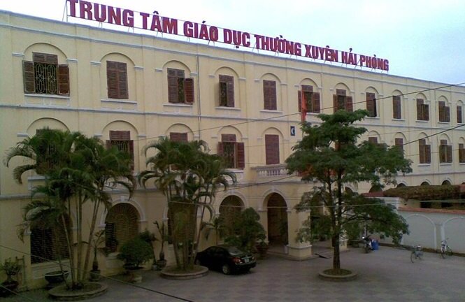 Đại học Đông Đô quanh co trả lời thắc mắc của gần 200 học viên văn bằng 2