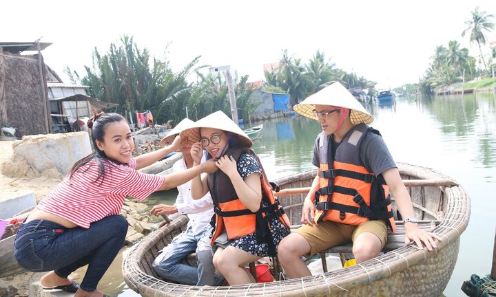 Chuyện cô gái khởi nghiệp ở rừng dừa Bảy Mẫu