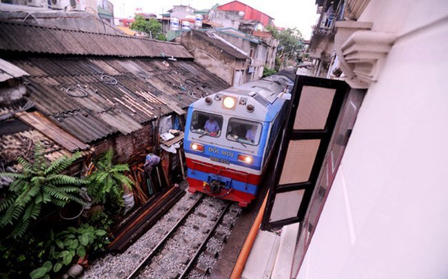 Liên tiếp có hãng bay mới, đường sắt cao tốc Bắc Nam còn cần thiết?