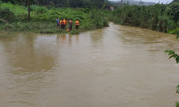 Đi hái măng rừng, thanh niên ở Lâm Đồng bị nước cuốn mất tích