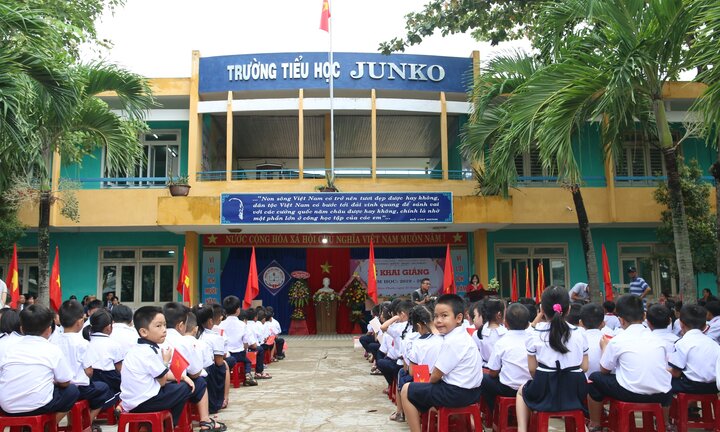 Lễ khai giảng đặc biệt ở ngôi trường mang tên cô gái Nhật