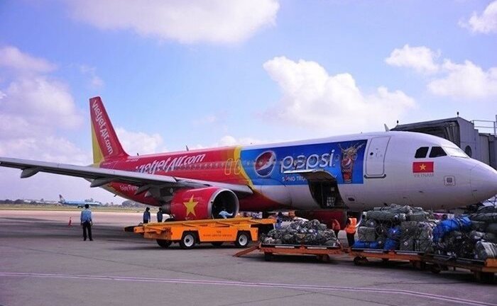 Vietjet muốn tự lo dịch vụ mặt đất Nội Bài và Cam Ranh: Cục hàng không xin ý kiến Bộ GTVT