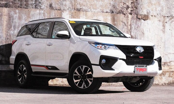 Toyota Fortuner TRD 2019 chốt giá 1,199 tỷ đồng, cạnh tranh Mazda CX-8