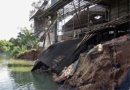 'Nước đói' phù sa khiến sông lớn, sông nhỏ ở ĐBSCL đua nhau sạt lở