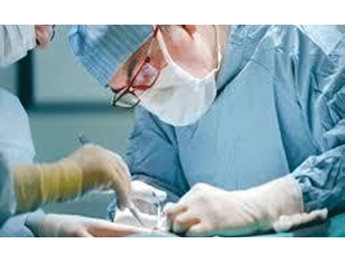 Căn bệnh quái ác 'ăn' gần hết xương hàm phải của cậu bé 15 tuổi