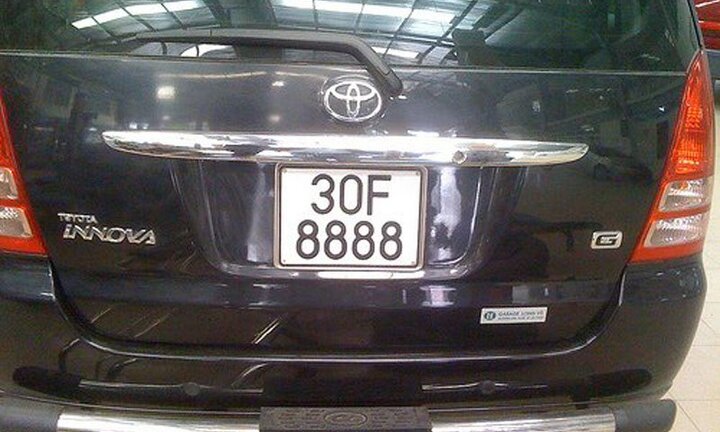 ‘Lác mắt’ trước dàn xe Toyota biển số siêu đẹp