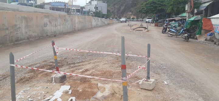 Giải cứu cháu bé 4 tuổi rơi xuống hố gas ở Quy Nhơn