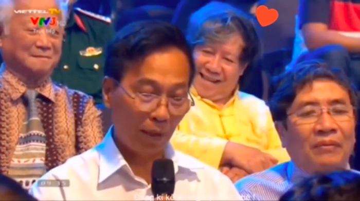 Video: Ánh mắt tình cảm của nhà sử học tại chung kết Olympia khiến dân mạng thích thú