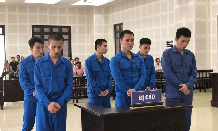 Đánh nhân viên quán nhậu 'thừa sống, thiếu chết', nhóm côn đồ chịu hơn 39 năm tù