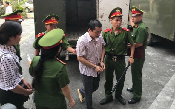 Hai cựu PGĐ Sở Giáo dục và Đào tạo cùng gần 200 người bị triệu tập trong vụ nâng điểm thi ở Hà Giang