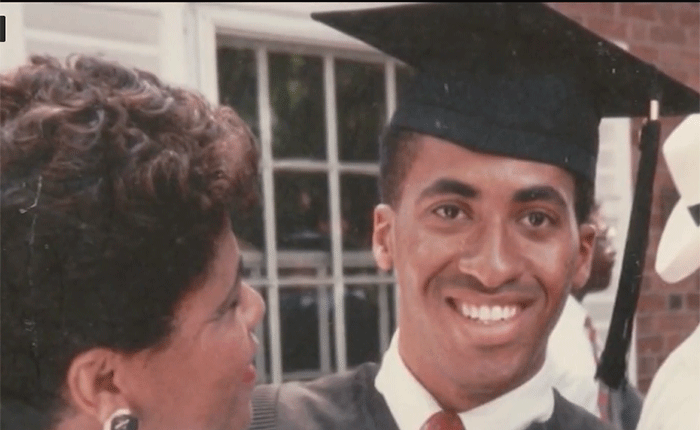 Thủ khoa từ chối học Harvard, tốt nghiệp đại học hàng đầu của Mỹ thành người vô gia cư