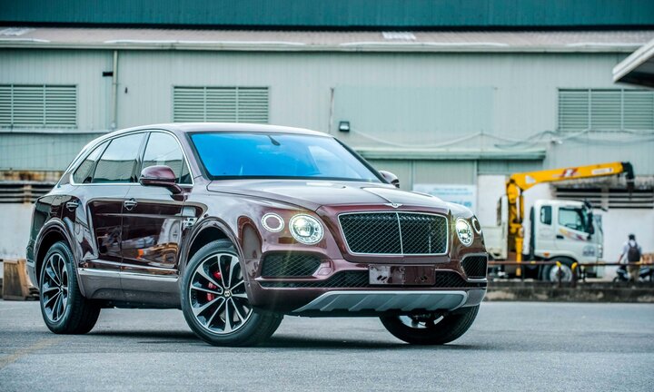 Đại gia Việt tậu Bentley Bentayga V8 hàng hiếm, trang bị khác biệt