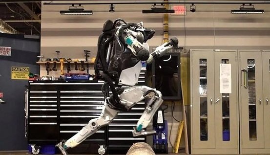 Robot Atlas có thể nhào lộn và tập thể dục như người