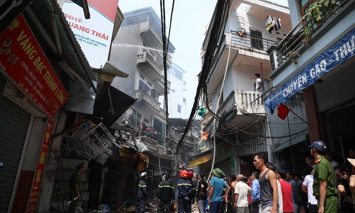 Thấy gì sau một đám cháy?