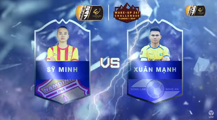 Video: 'Siêu nhân đá phạt' Sỹ Minh đối đầu tuyển thủ Xuân Mạnh